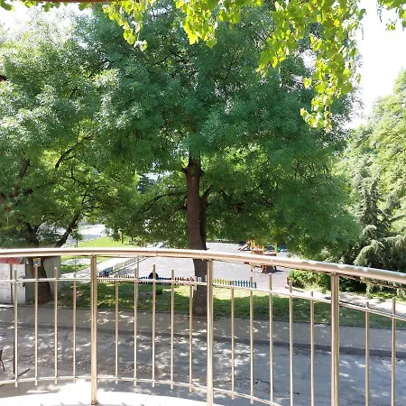 Penzion Къща За Гости Хриси 3*